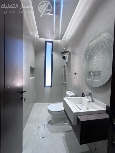 Photo by Daniel J. Schwarz